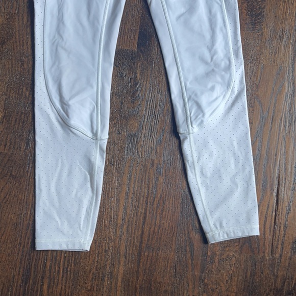 White Lululemon leggings size 4 - Picture 4 of 6